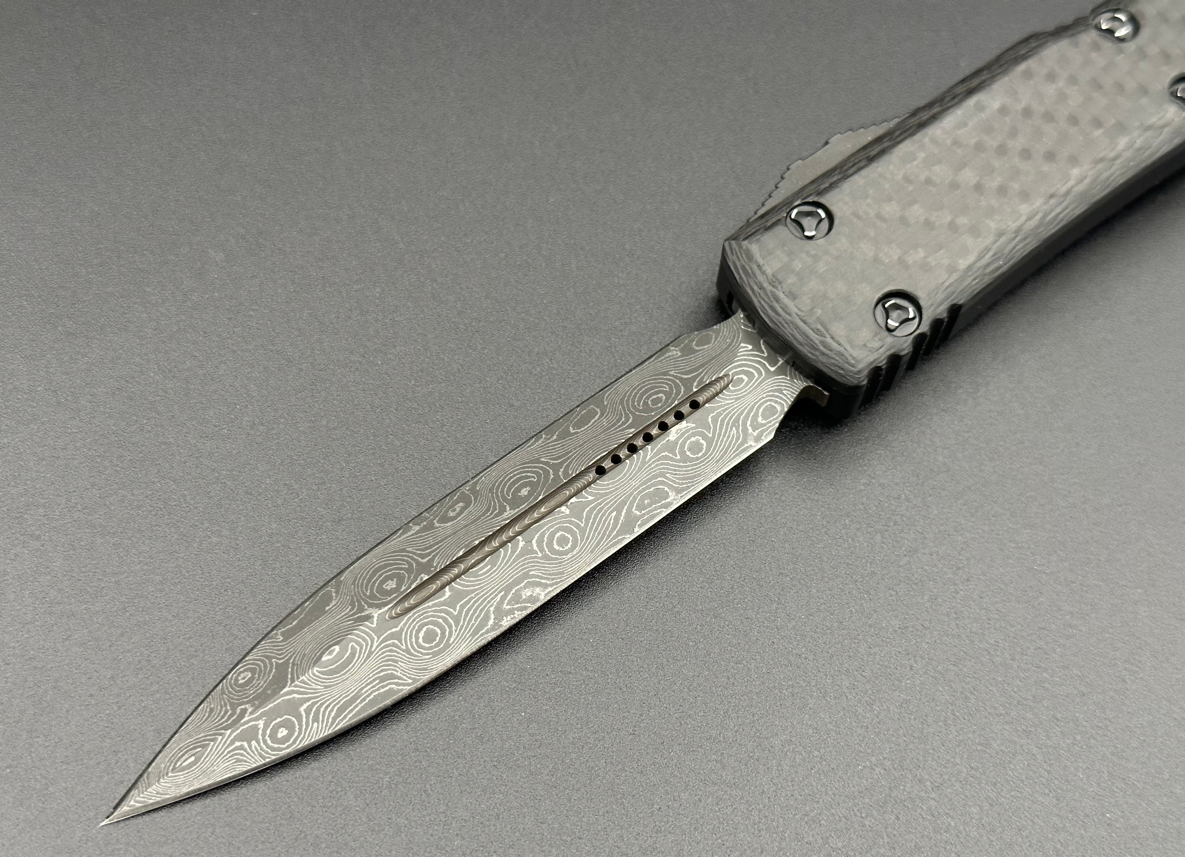 Ultratech D/E Signature Series Carbon Fiber Top Damascus Ringed Hardware 122-16 CFS - Tristar Edge