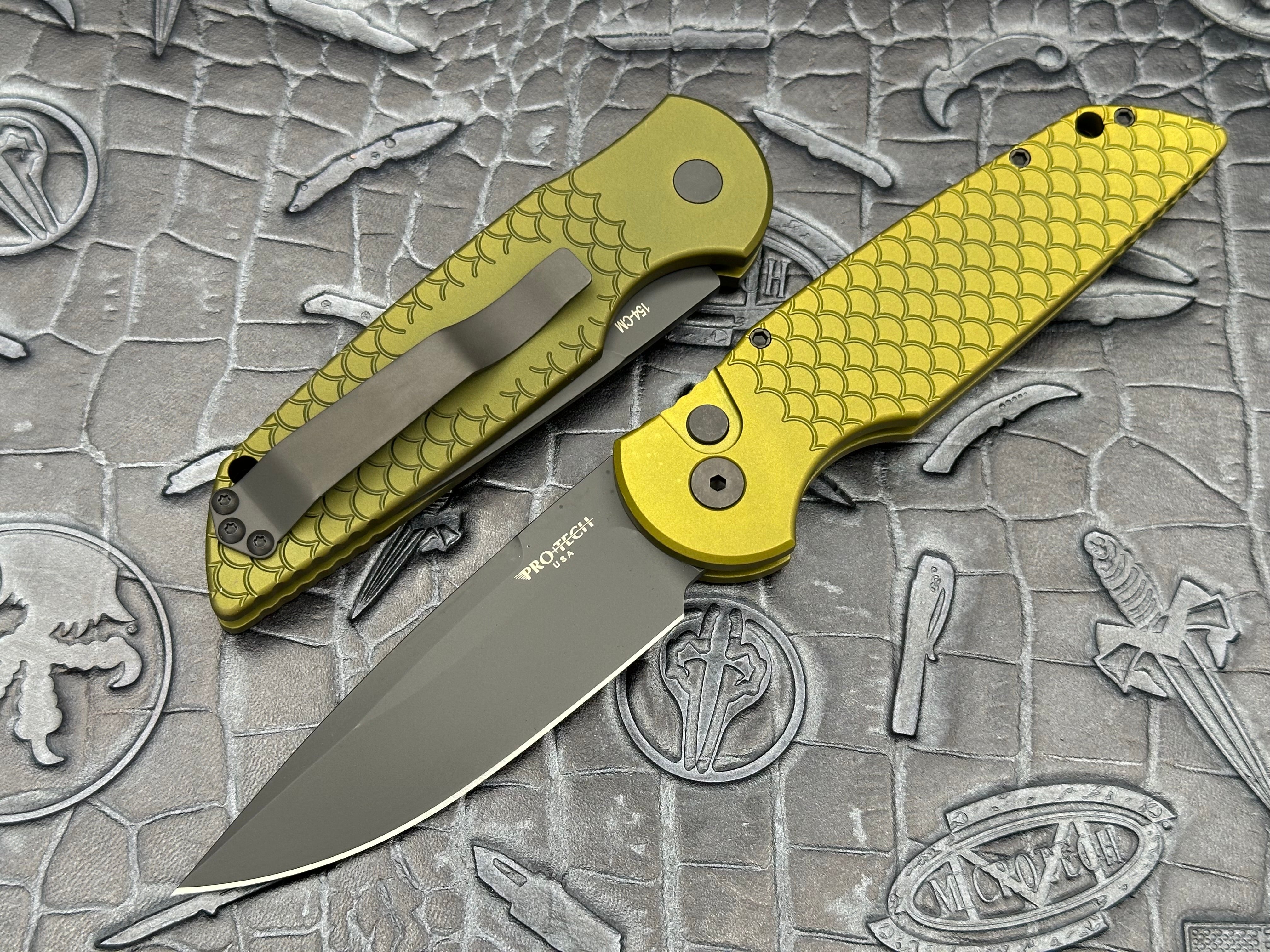 Pro-Tech TR-3 X1 Green Tactical Response Fish Scale Handel, Single Edge Black Blade - Tristar Edge