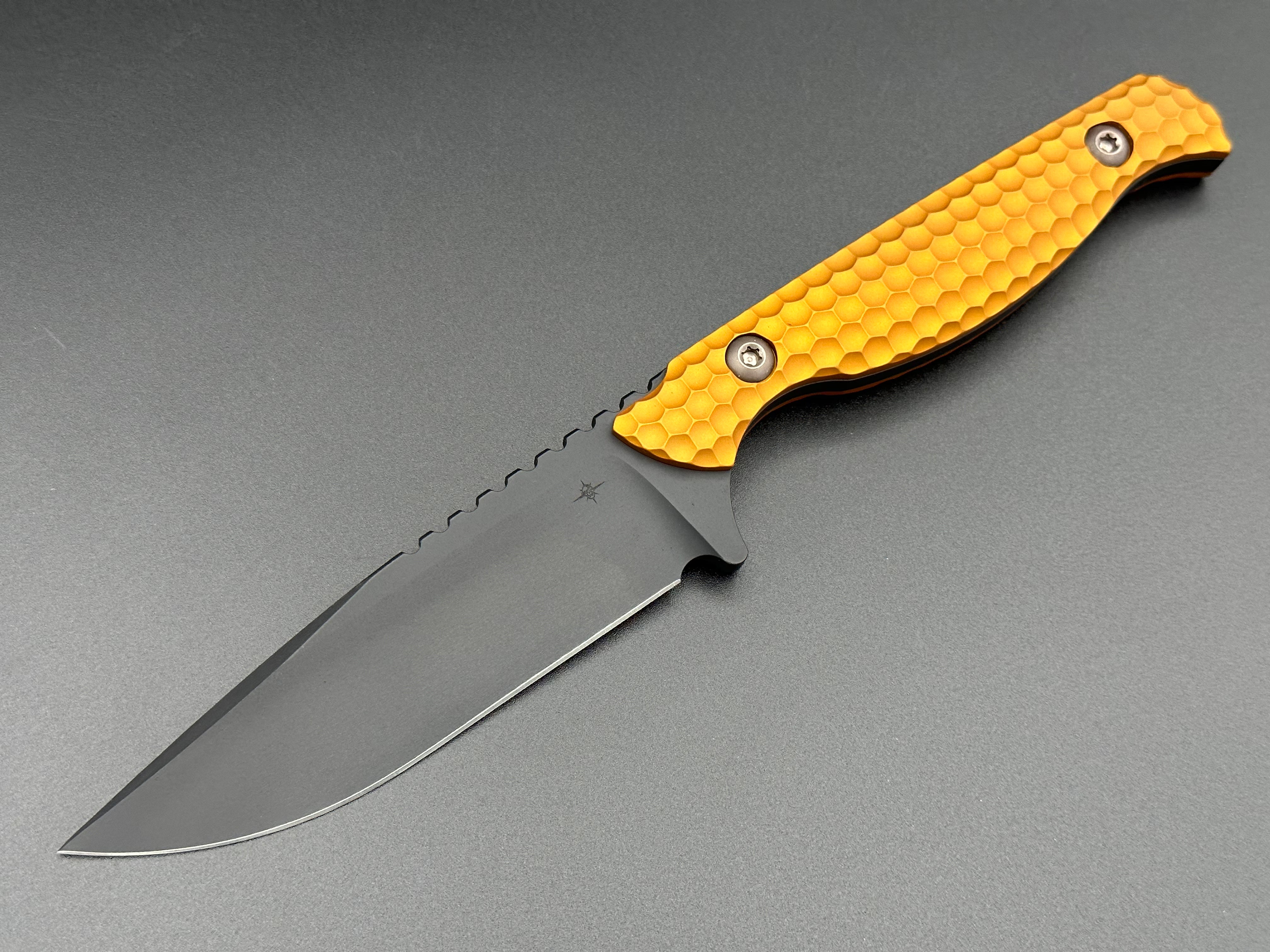 Toor Knives Mutiny Bounty Gold - Tristar Edge