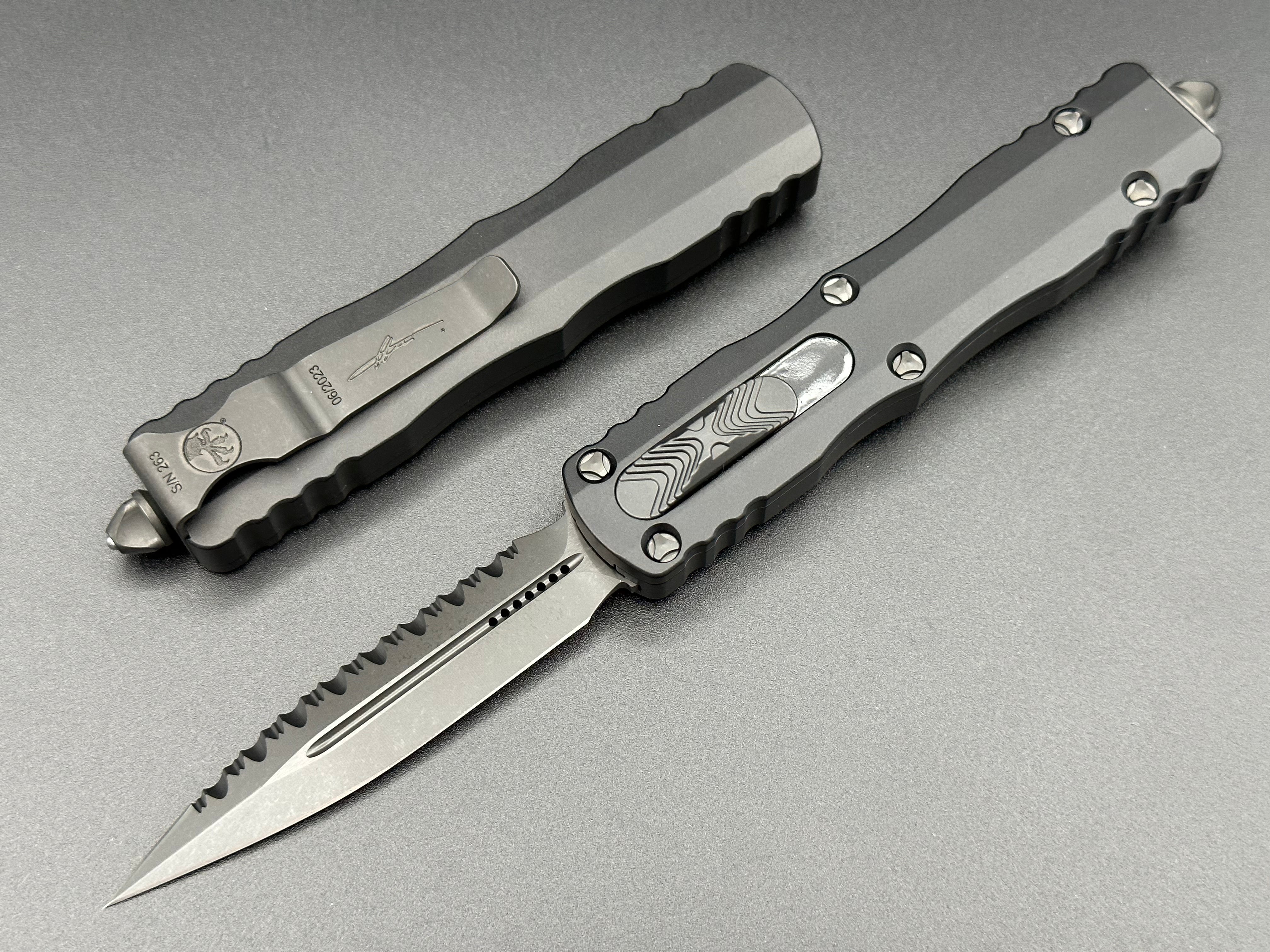 Microtech Knives Dirac Double Edge DLC Full Serrated 225-3 DLCTSH - Tristar Edge