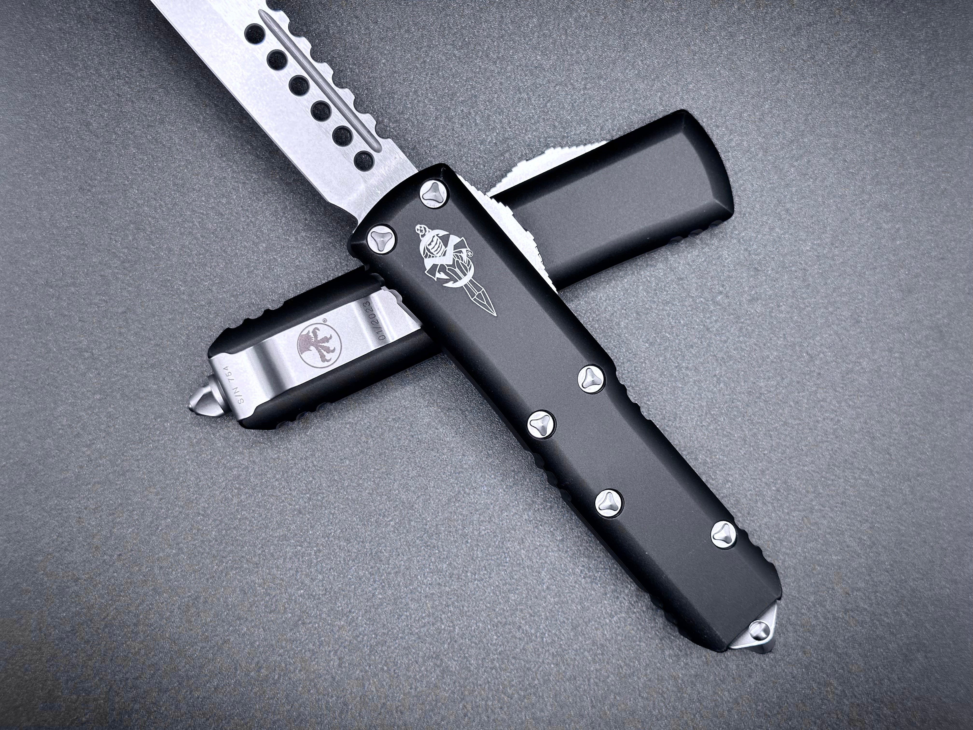 UTX-85 Hellhound Signature Series Stonewash Standard 719-10 S - Tristar Edge