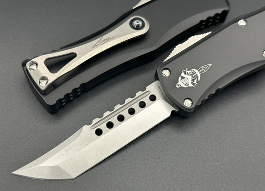 Microtech Knives Hera Hellhound Signature Series Stonewash Standard 919-10 S - Tristar Edge