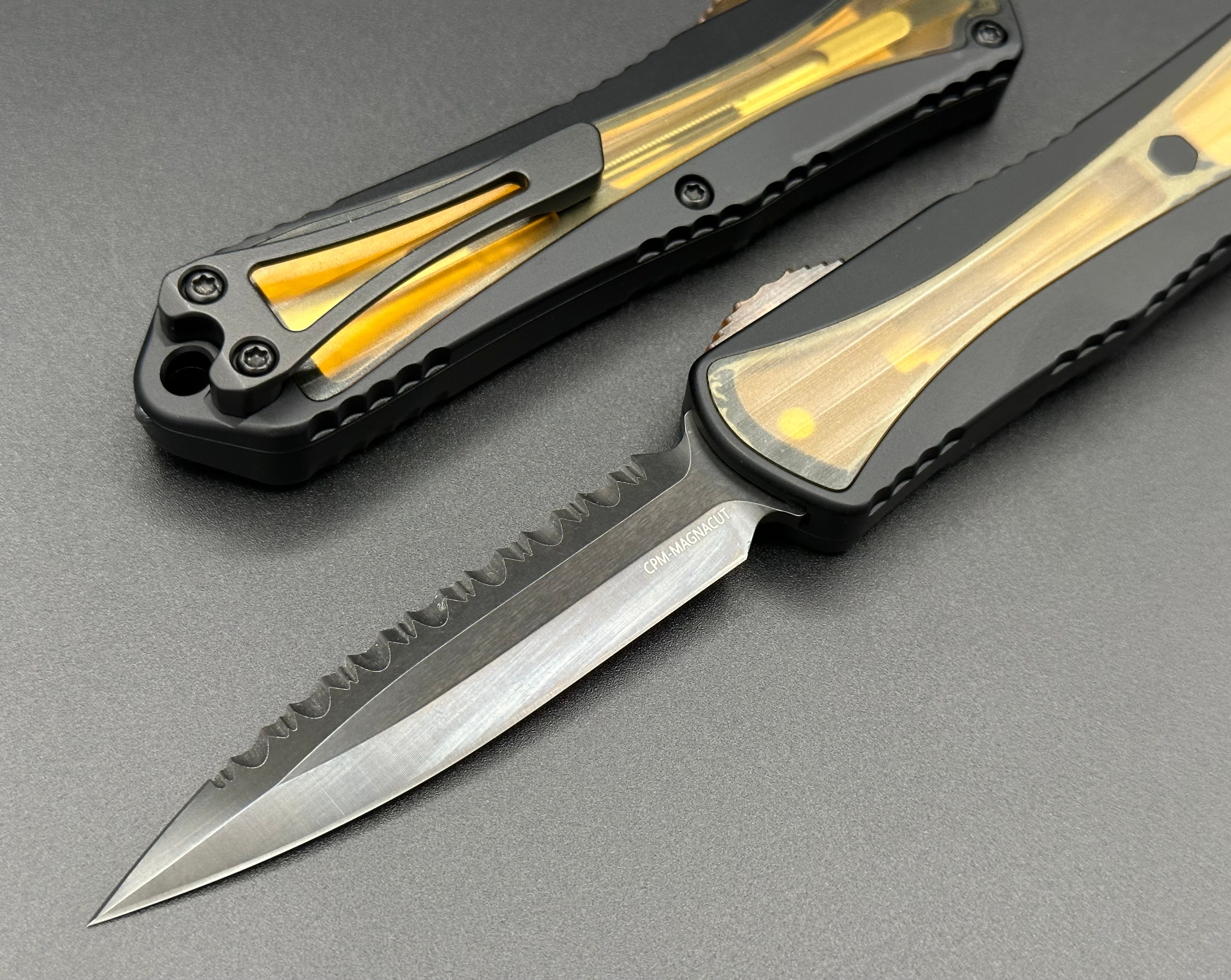 Heretic Knives Manticore E Double Edge DLC Full Serrated Ultem Inlay H028-6C-ULTEM - Tristar Edge