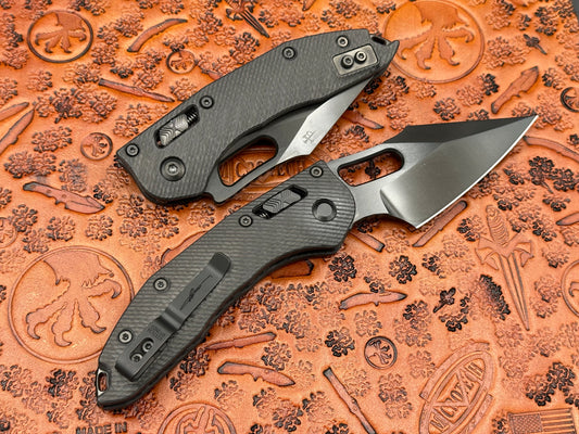 Microtech Knives Stitch RAM-Lok Single Edge Signature Series Fluted Carbon Fiber Handle DLC Hardware 169RL-1 DLCTFLCFS - Tristar Edge